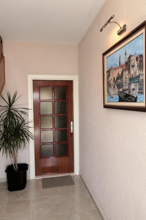 Apartment Carmen Трогир Экстерьер фото